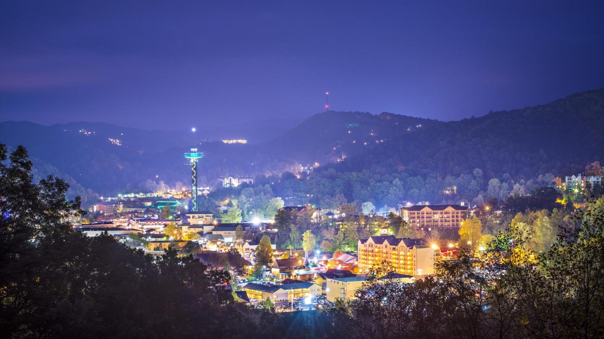 Mountain Eden, Hot Tub, Resort Pool, Wifi, 1089 Free Tickets Each Paid Day, Dollywood And More Gatlinburg Esterno foto