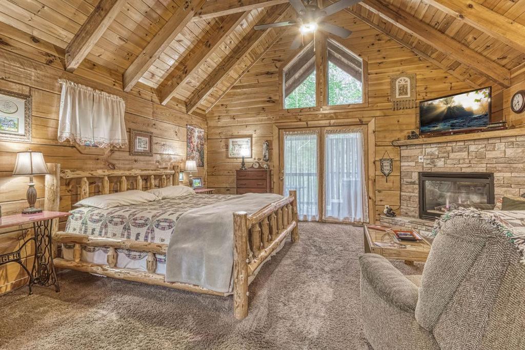 Mountain Eden, Hot Tub, Resort Pool, Wifi, 1089 Free Tickets Each Paid Day, Dollywood And More Gatlinburg Esterno foto